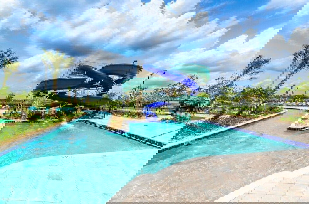 4721 Unit208 Amazing Story Lake Brand New Condo - thumb 2