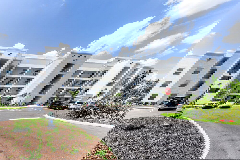 4721 Unit208 Amazing Story Lake Brand New Condo - thumb 0