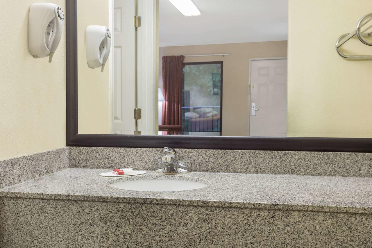 Super 8 By Wyndham Decatur/Lithonia/Atl Area - thumb 9