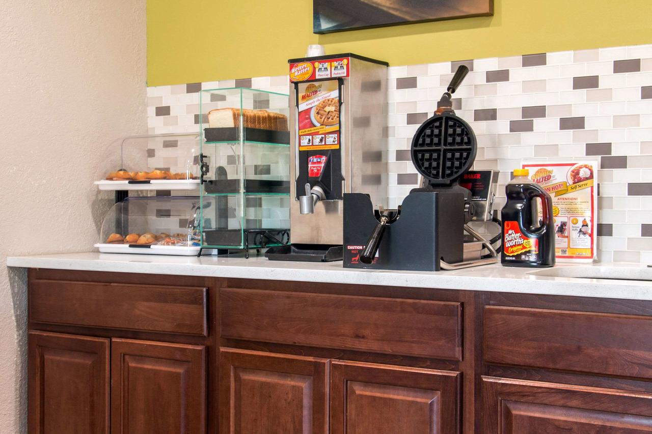 Rodeway Inn Savannah I-95 - thumb 2