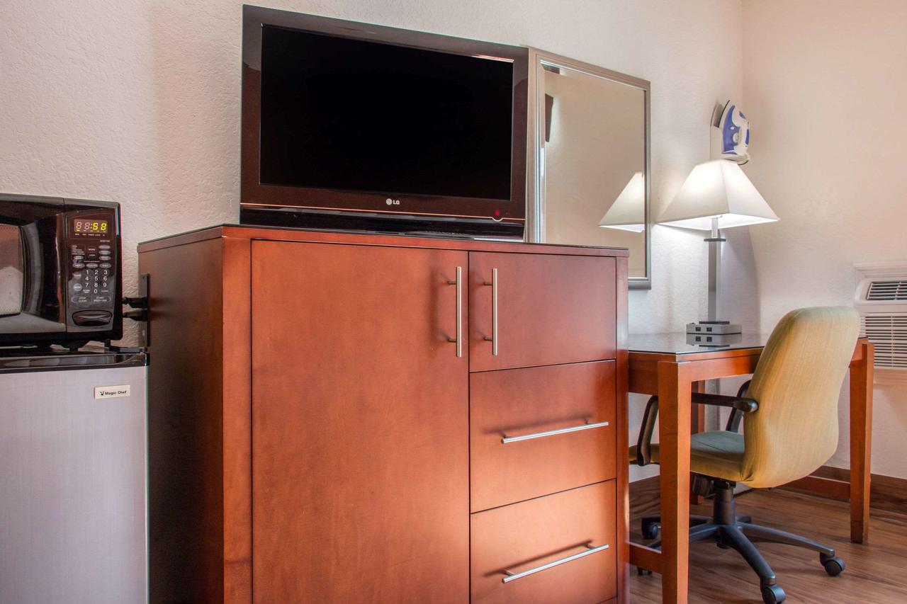 Rodeway Inn Savannah I-95 - thumb 17