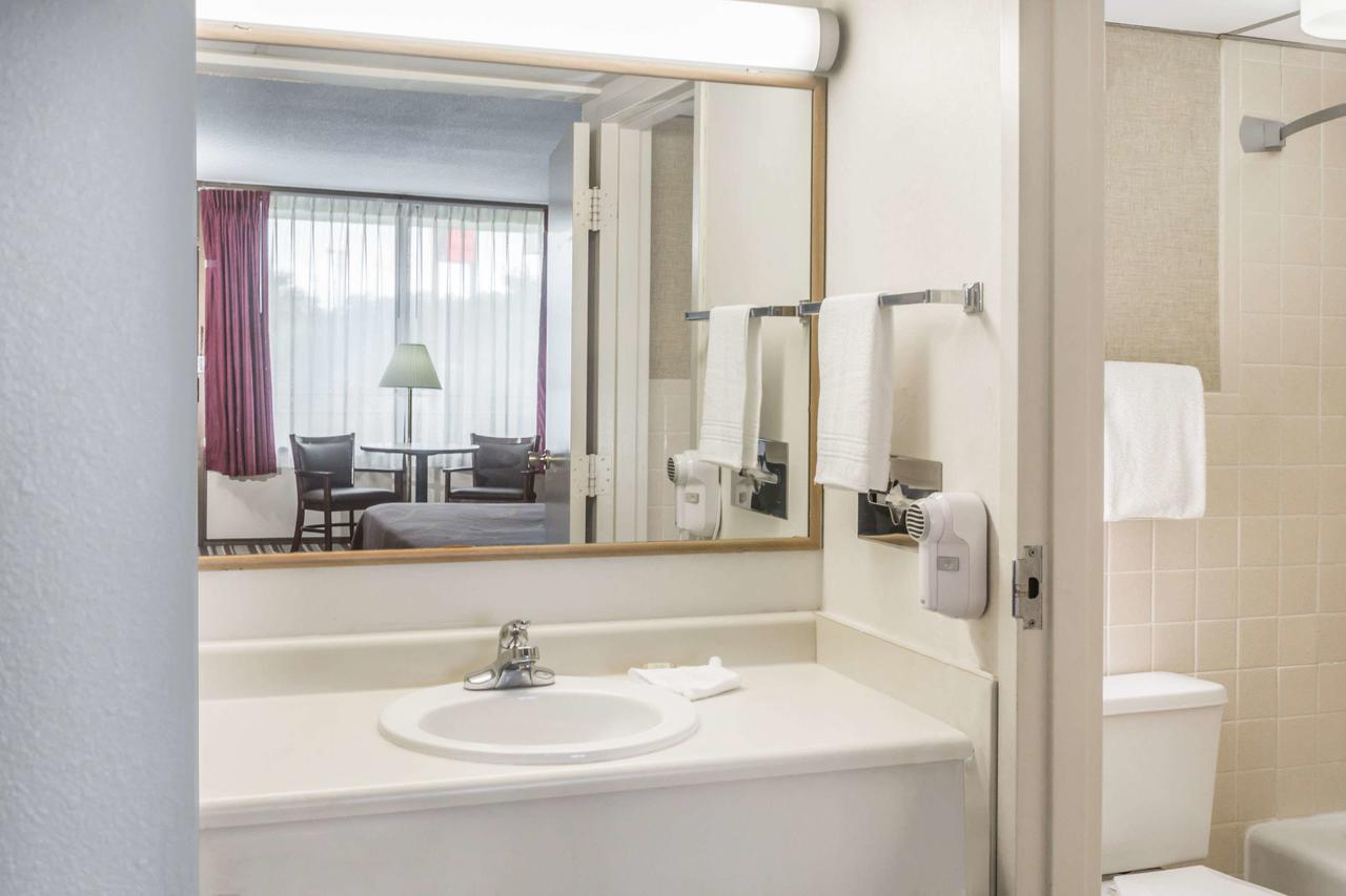 Super 8 By Wyndham Valdosta Mall - thumb 16