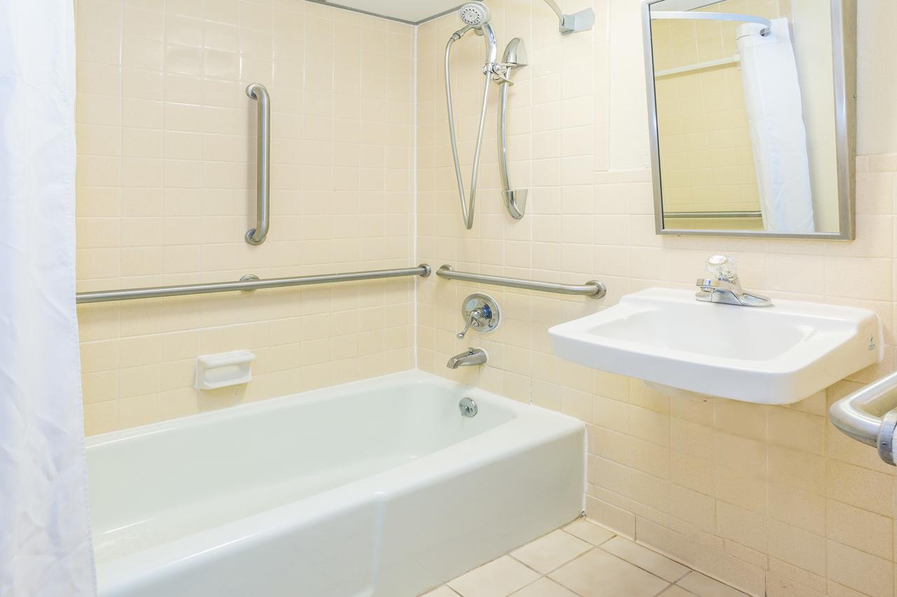 Super 8 By Wyndham Valdosta Mall - thumb 19