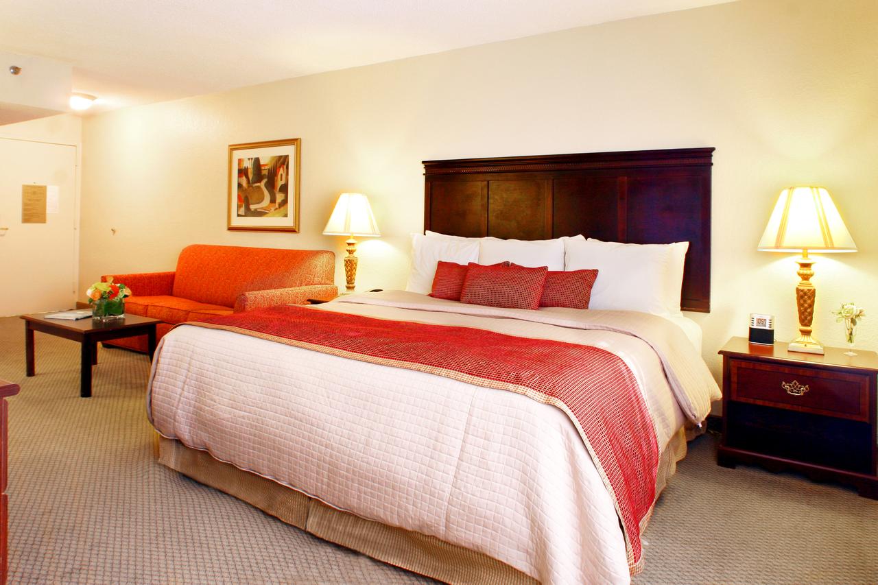 Regency Suites Hotel Midtown - thumb 3