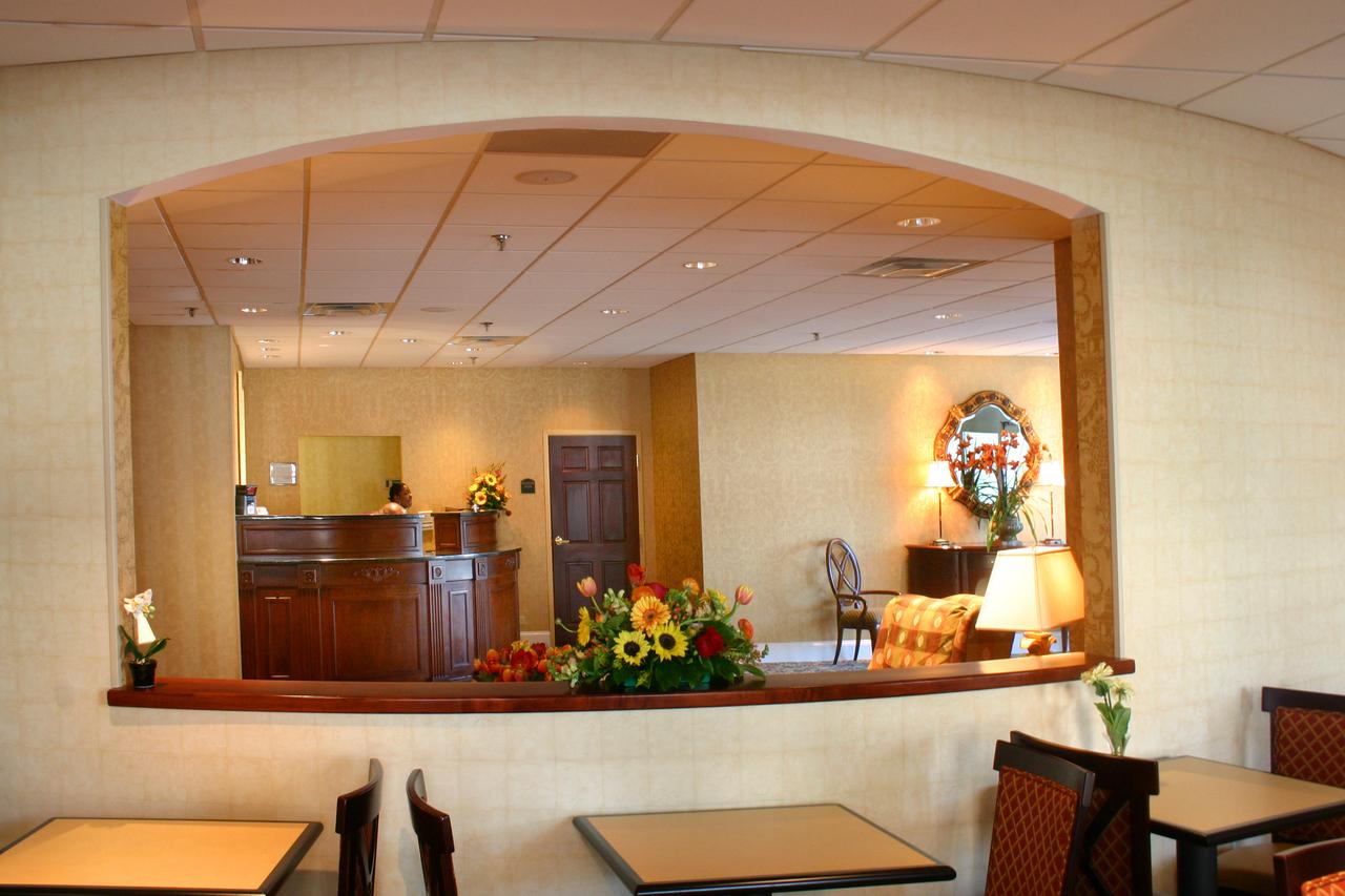 Regency Suites Hotel Midtown - thumb 24