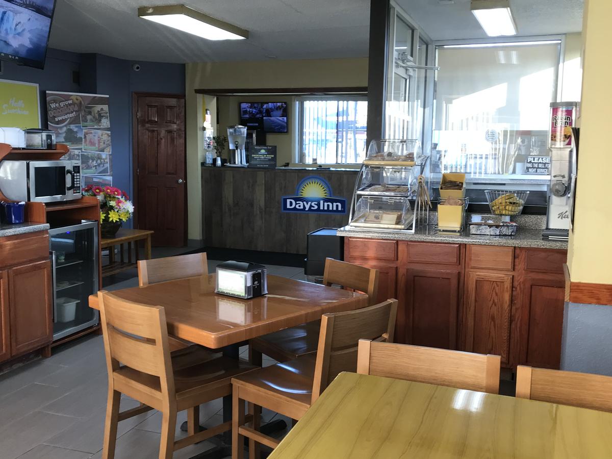 Days Inn By Wyndham Byron - thumb 4