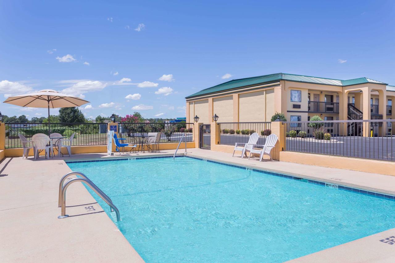 Days Inn By Wyndham Byron - thumb 22