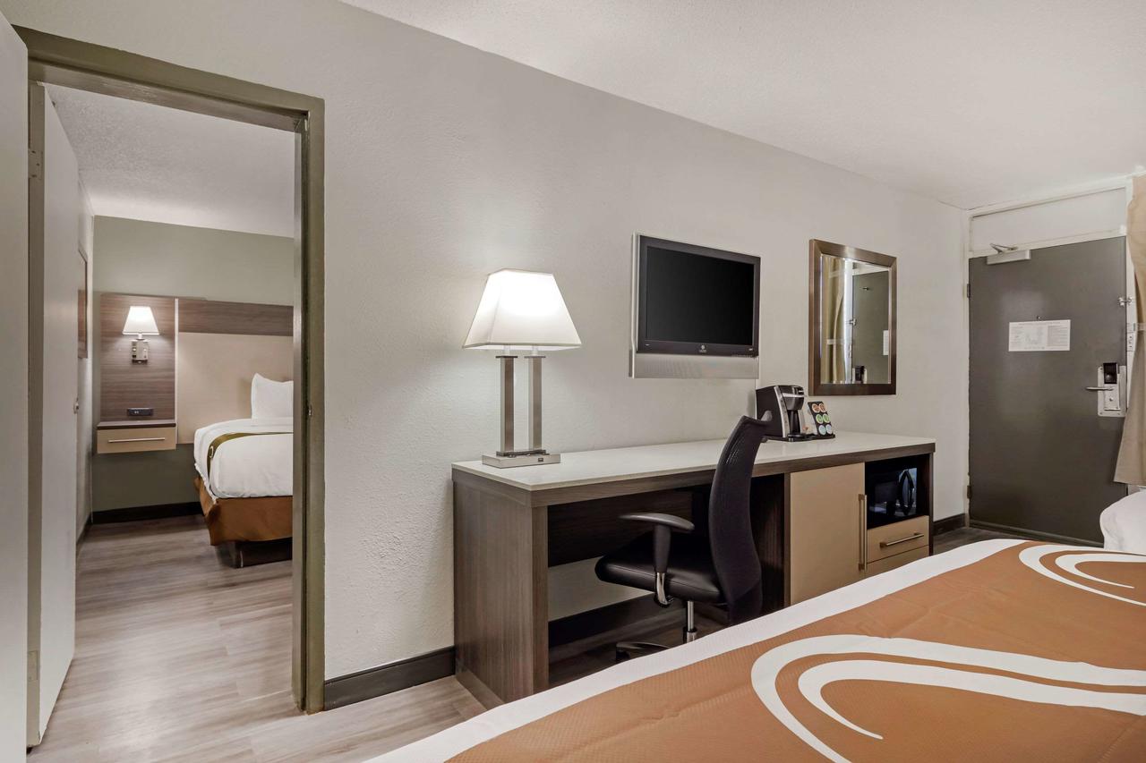 Quality Inn & Suites - thumb 7