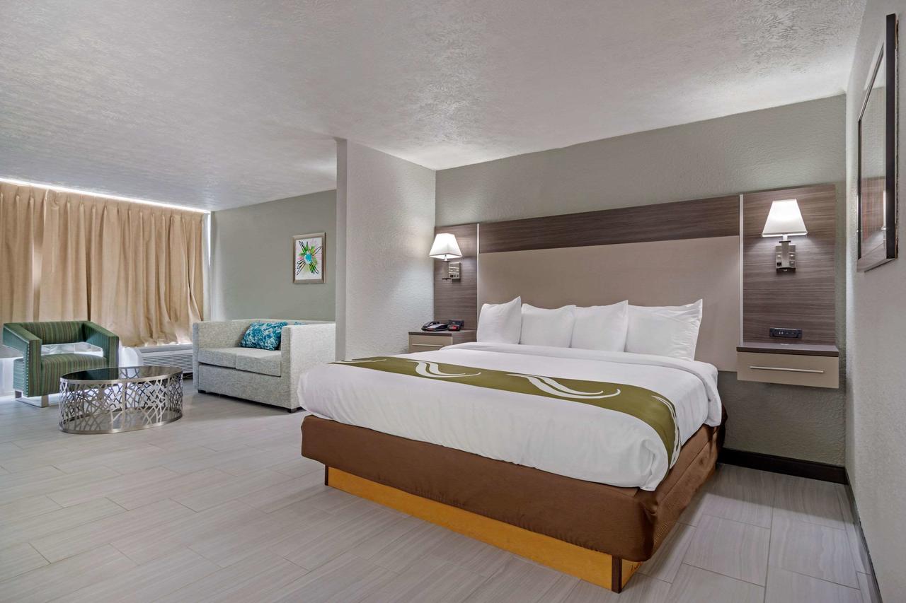 Quality Inn & Suites - thumb 1