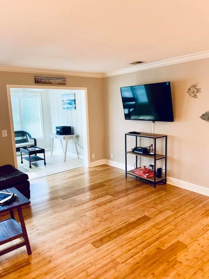 ISLAND RETREAT Gated Condo! Beach Getaway! - thumb 8