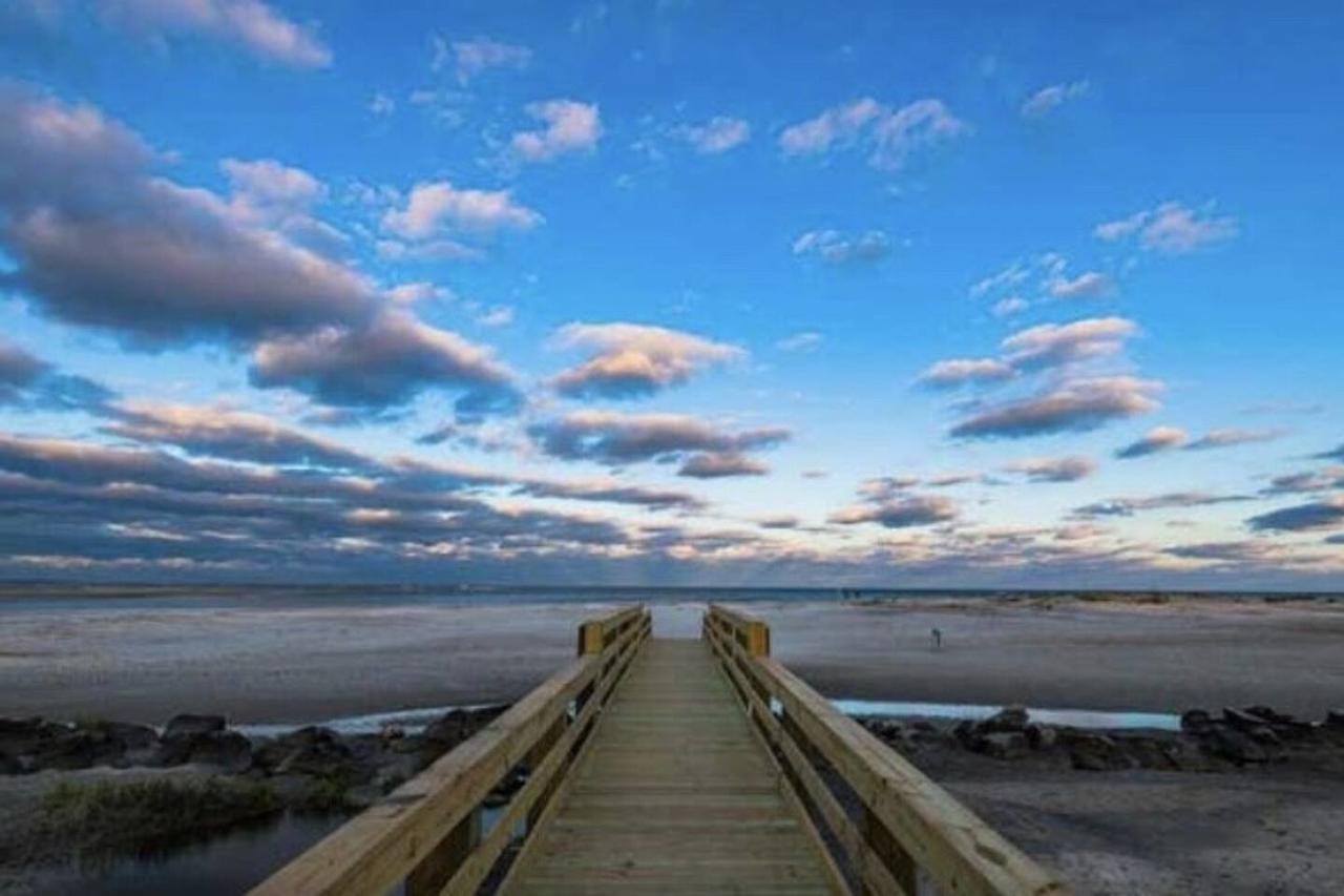 ISLAND RETREAT Gated Condo! Beach Getaway! - thumb 13