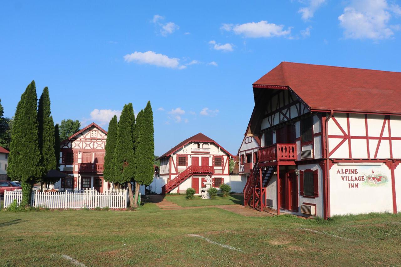 Alpine Village Inn - thumb 16