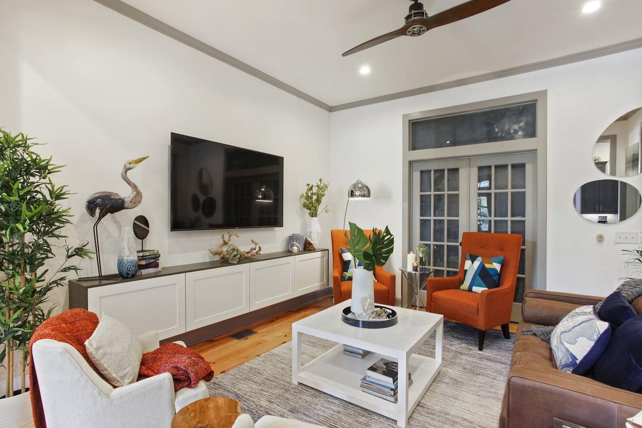 Stayloom's Stunning Designer Home | Near River St - thumb 0