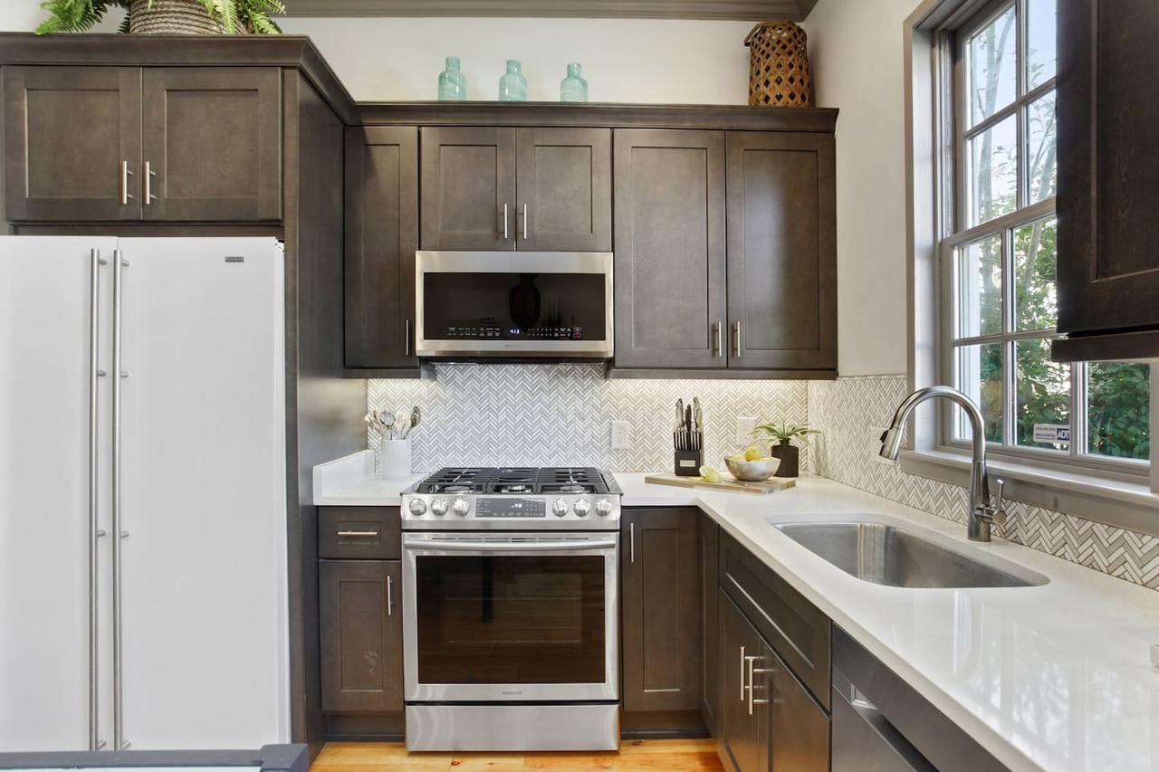 Stayloom's Stunning Designer Home | Near River St - thumb 14