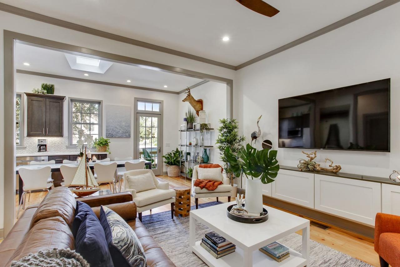 Stayloom's Stunning Designer Home | Near River St - thumb 6