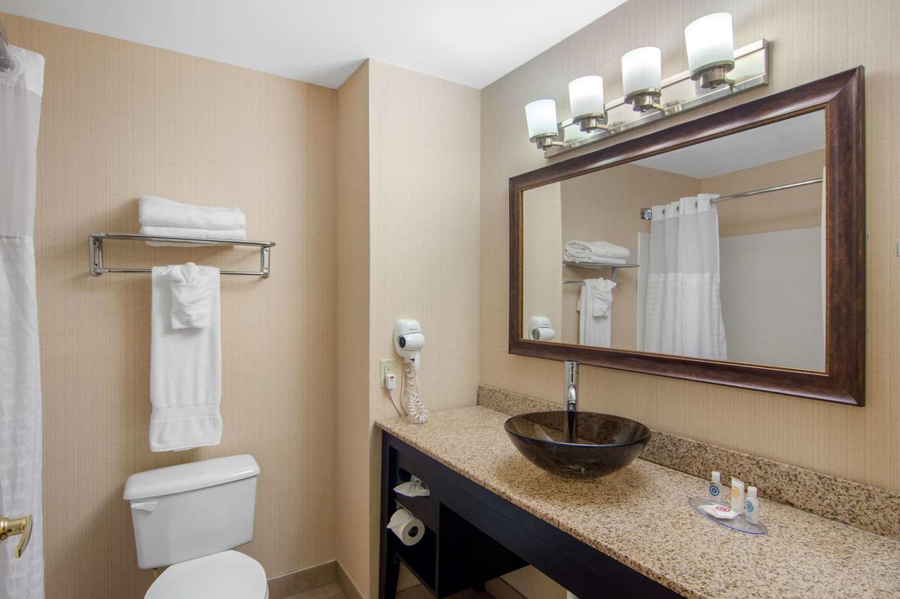 Comfort Inn & Suites - thumb 11