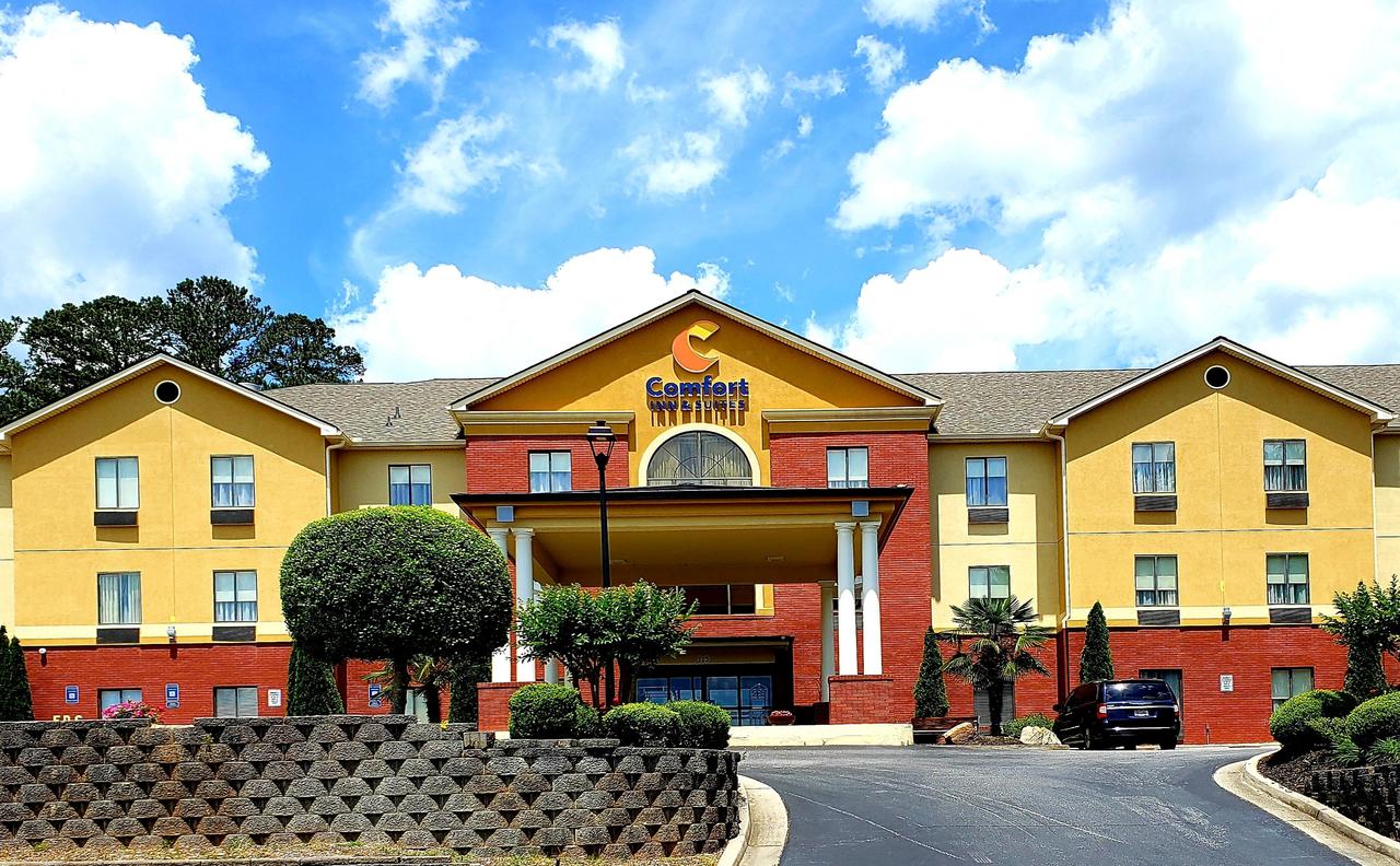 Comfort Inn & Suites - thumb 0
