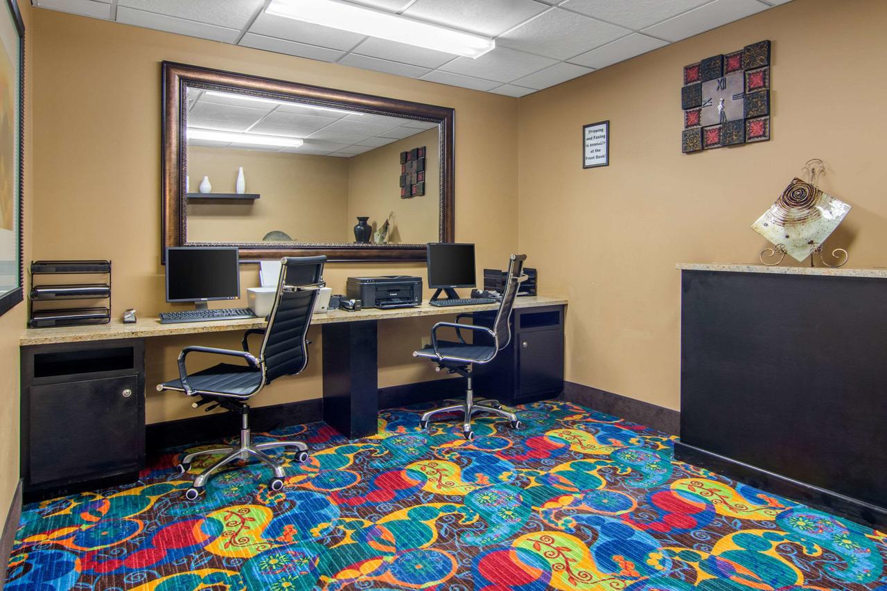 Comfort Inn & Suites - thumb 15