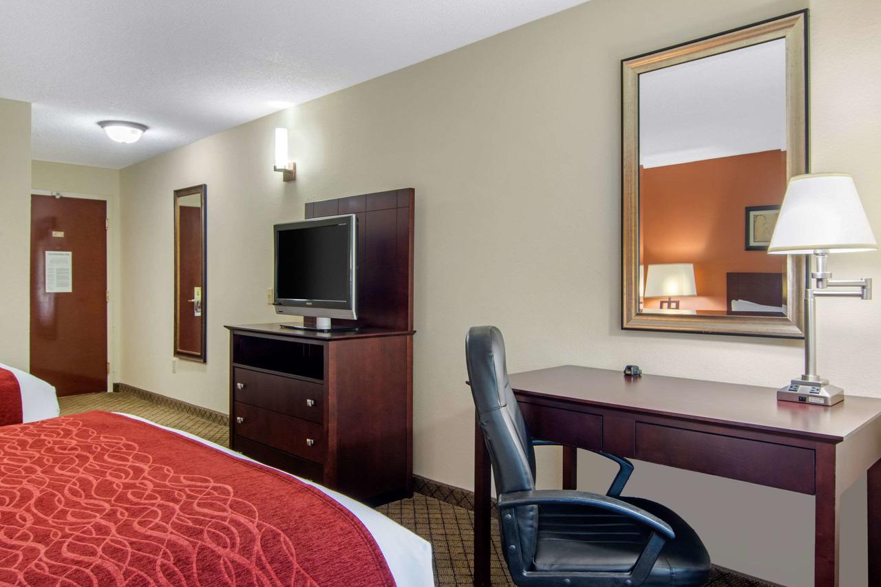 Comfort Inn & Suites - thumb 18