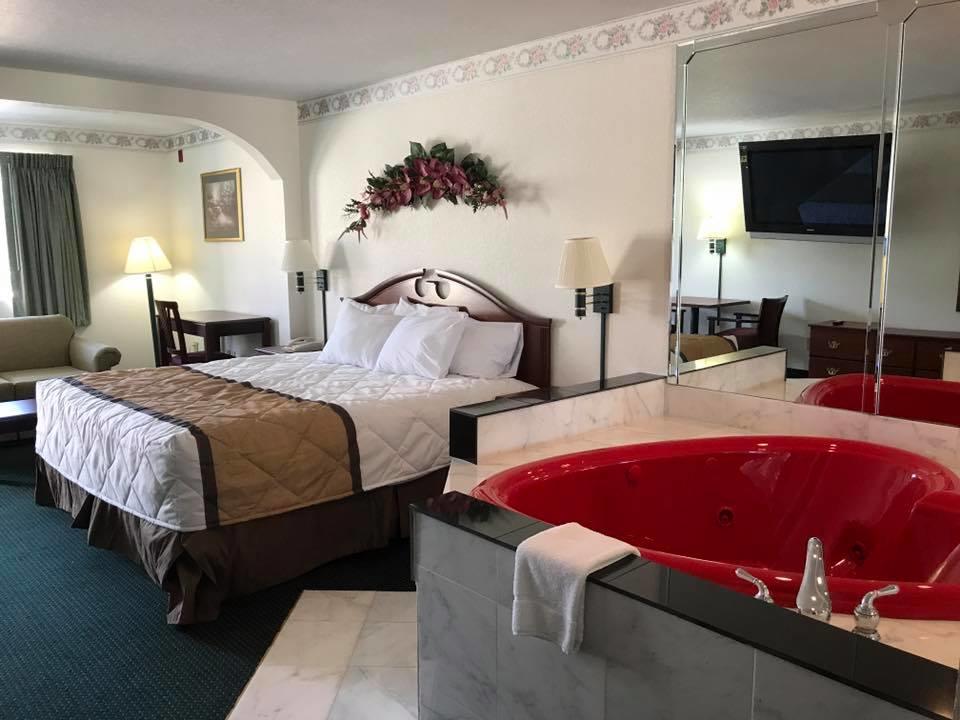 Budgetel Inn & Suites - thumb 2