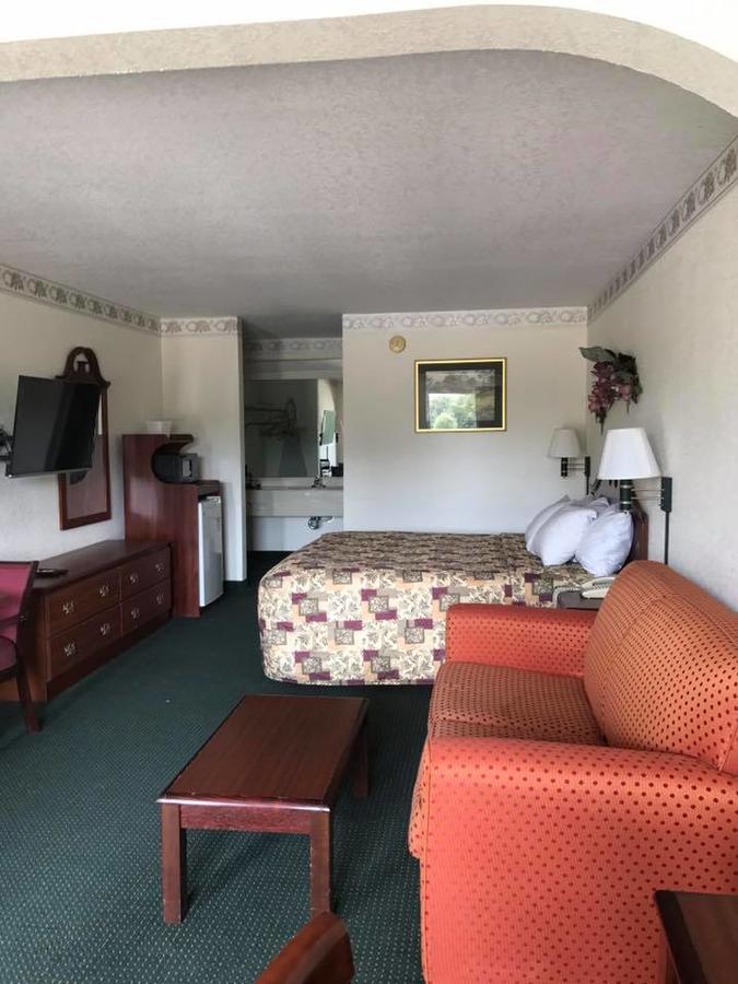 Budgetel Inn & Suites - thumb 11