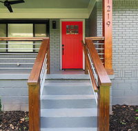 Modern Bungalow Near Downtown - Tourism Bookings