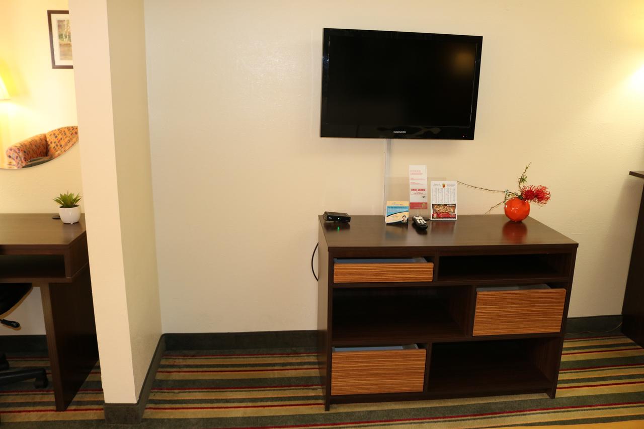 Super 8 By Wyndham Dublin - thumb 24