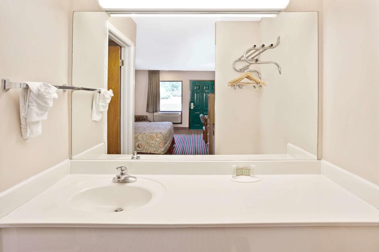 Super 8 By Wyndham Marietta/West/Atl Area - thumb 14