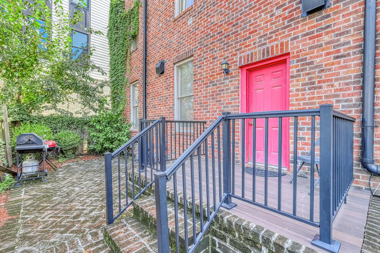 Savannah Lez Frederick - thumb 33