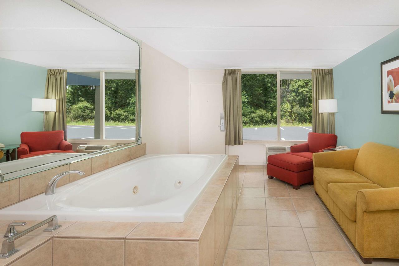 Super 8 By Wyndham Kingsland - thumb 29