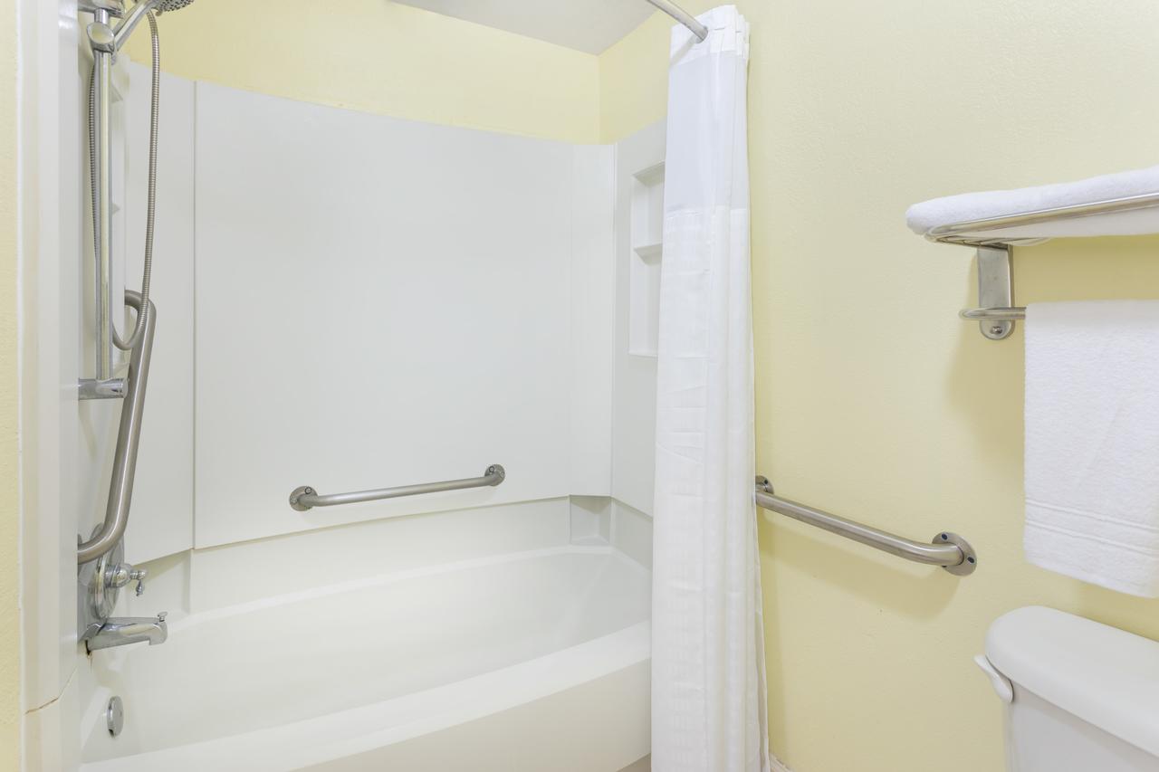 Super 8 By Wyndham Kingsland - thumb 16