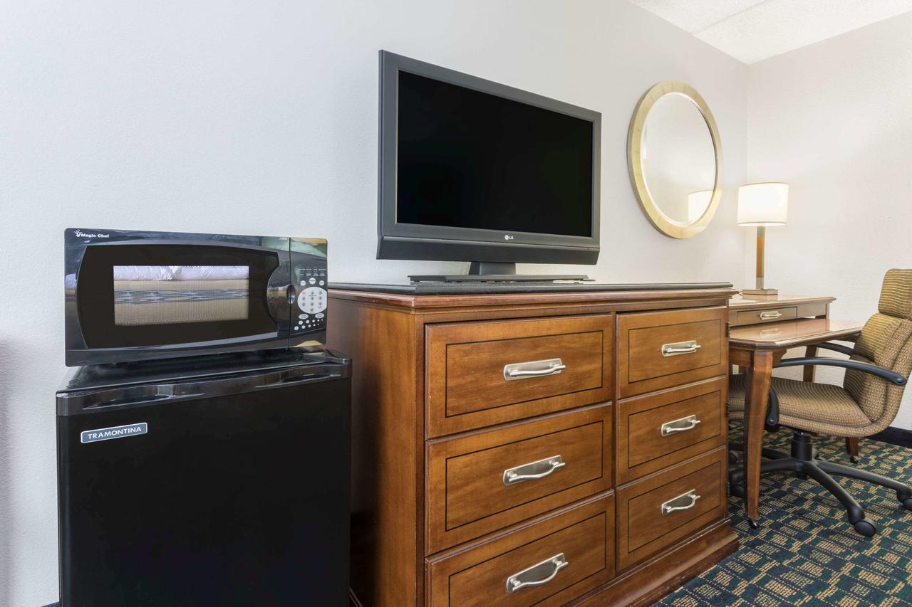 Super 8 By Wyndham Kingsland - thumb 24