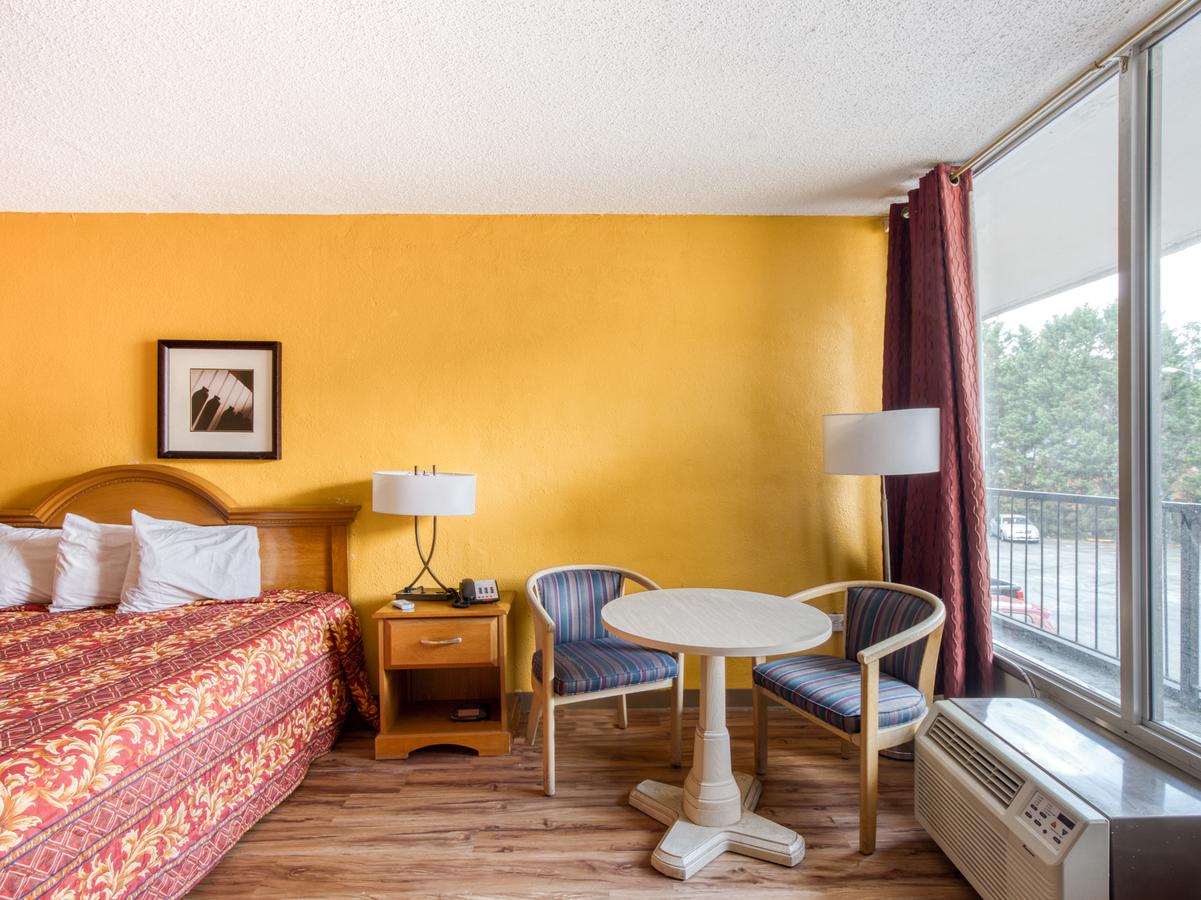 OYO Hotel Atlanta Airport Southeast - thumb 12