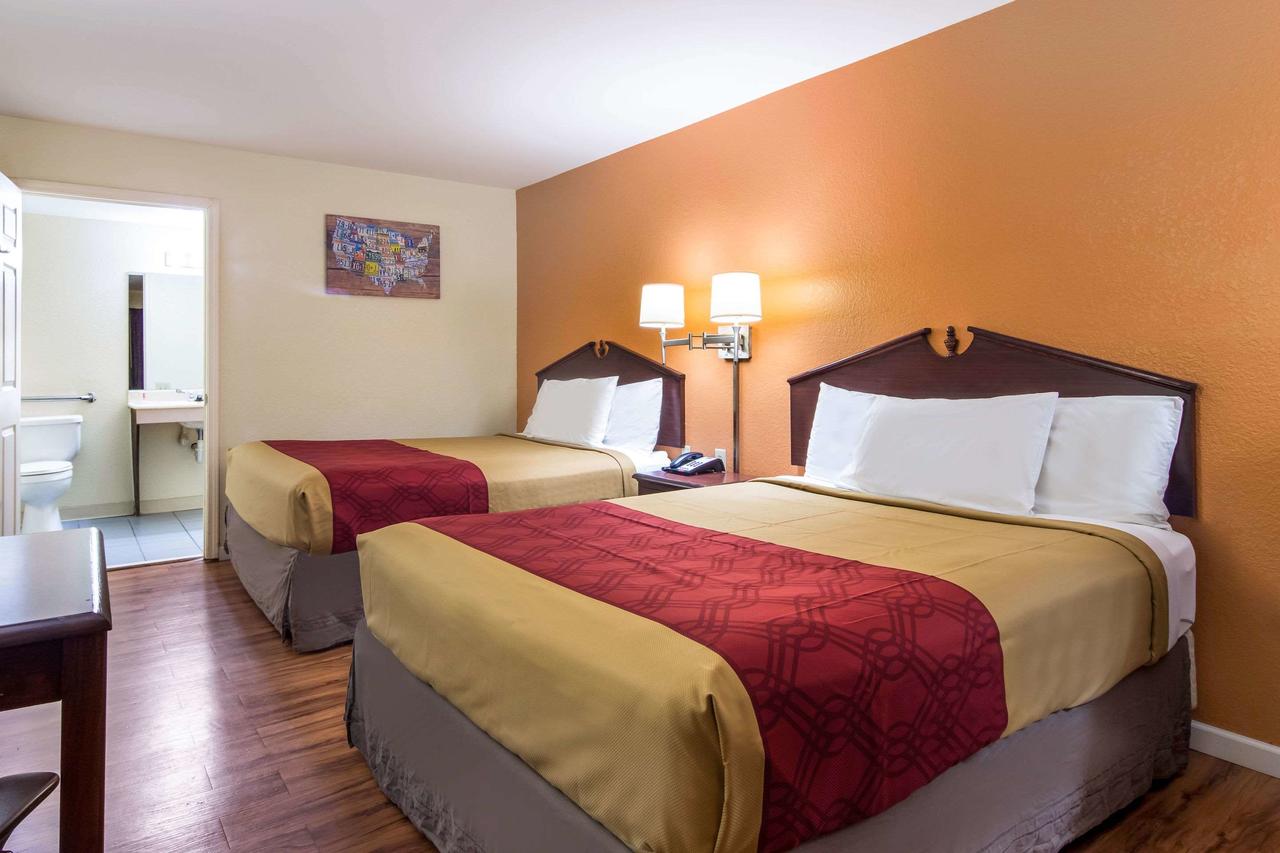Econo Lodge Inn & Suites - thumb 27