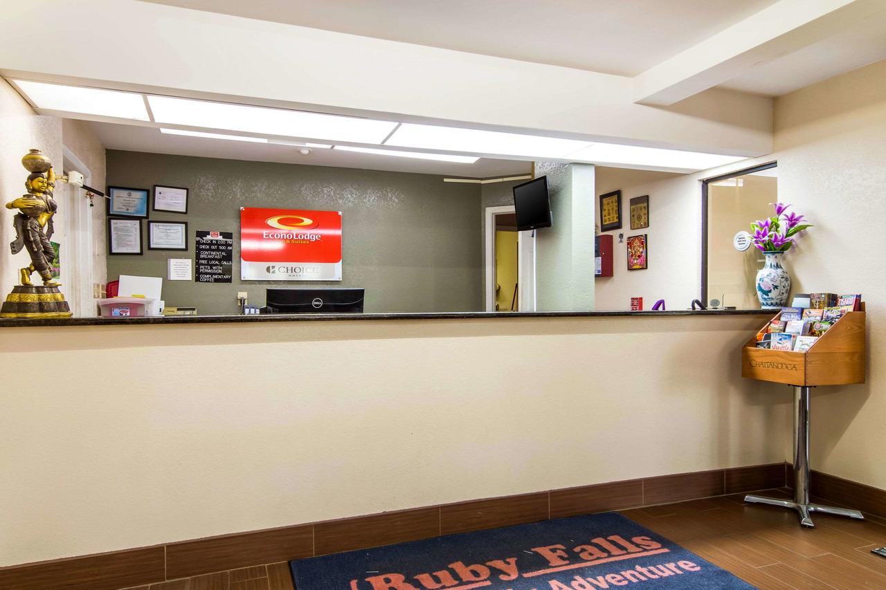 Econo Lodge Inn & Suites - thumb 17