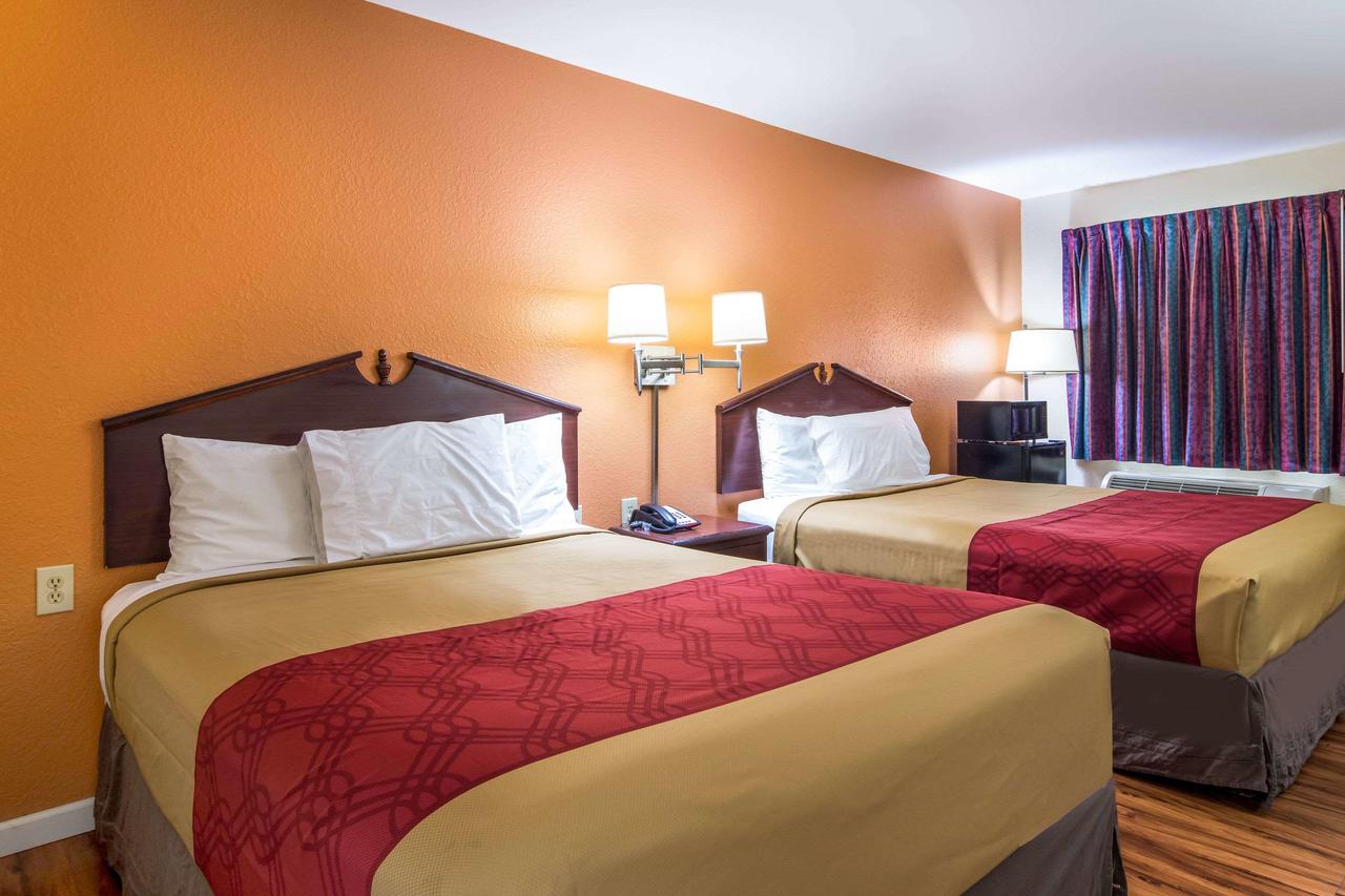 Econo Lodge Inn & Suites - thumb 18
