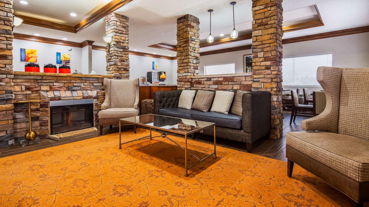 Best Western Inn & Suites - thumb 12