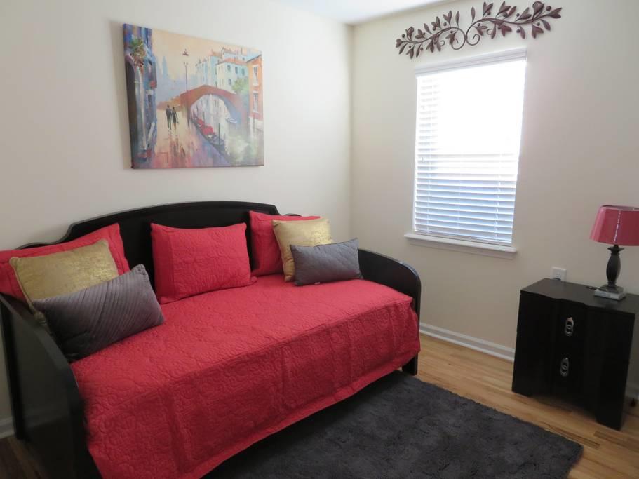 642 McDonald Street Southeast - thumb 3