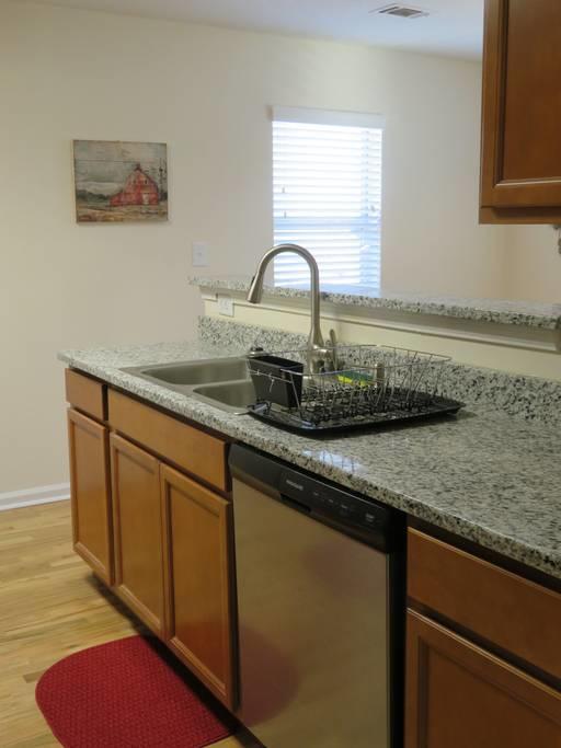 642 McDonald Street Southeast - thumb 6