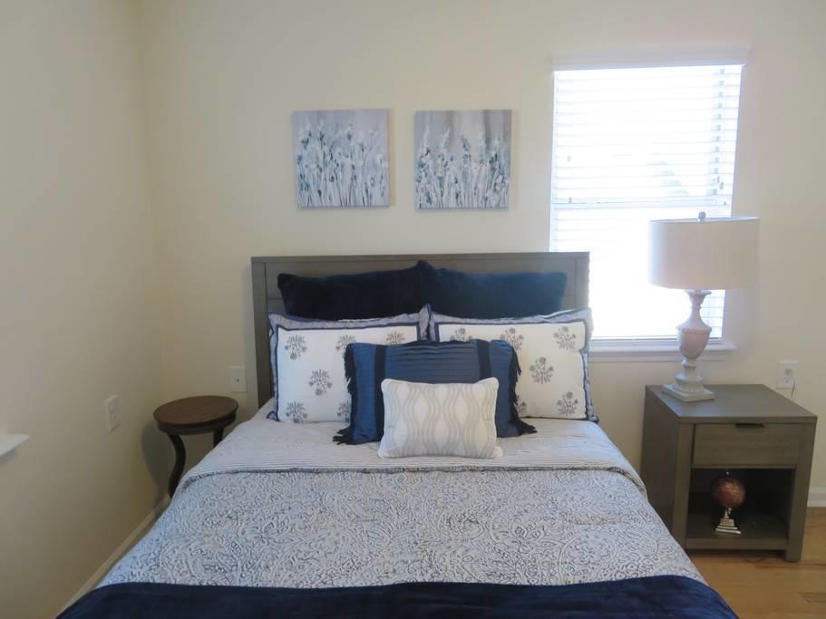 642 McDonald Street Southeast - thumb 2