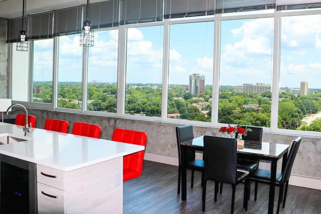 Sophisticated Suite In Awesome Location Atlanta - thumb 7