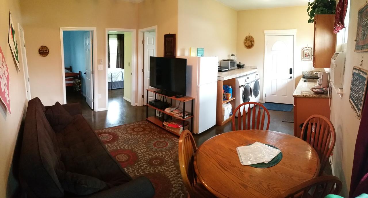 Banana Bungalow In Laie, North Shore, Oahu - thumb 0