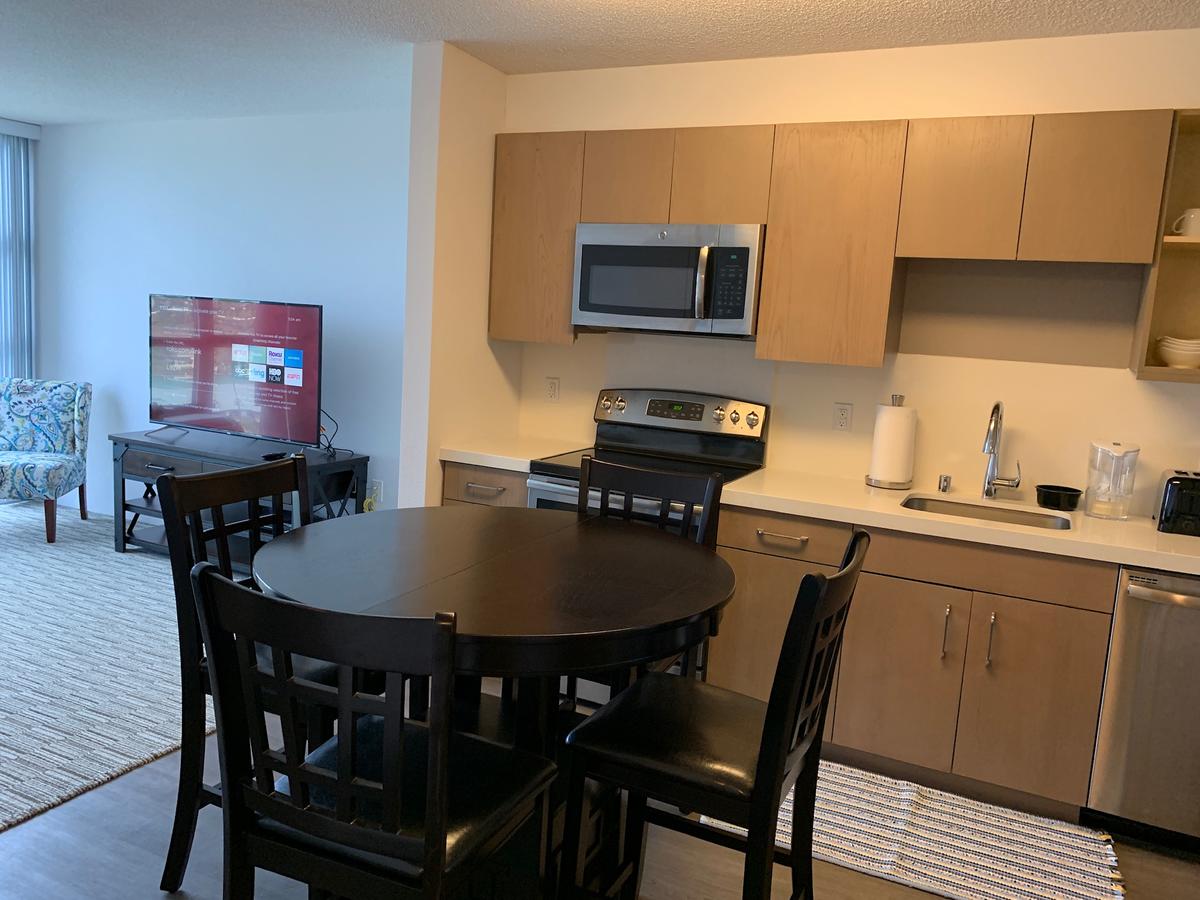 HAWAII KAI 2BD/FREE PARKING - thumb 18
