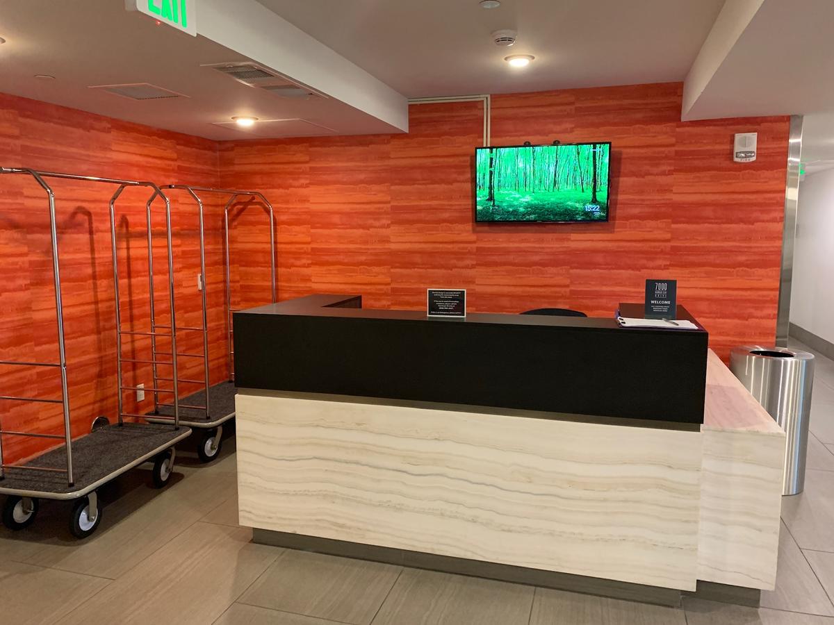 HAWAII KAI 2BD/FREE PARKING - thumb 2