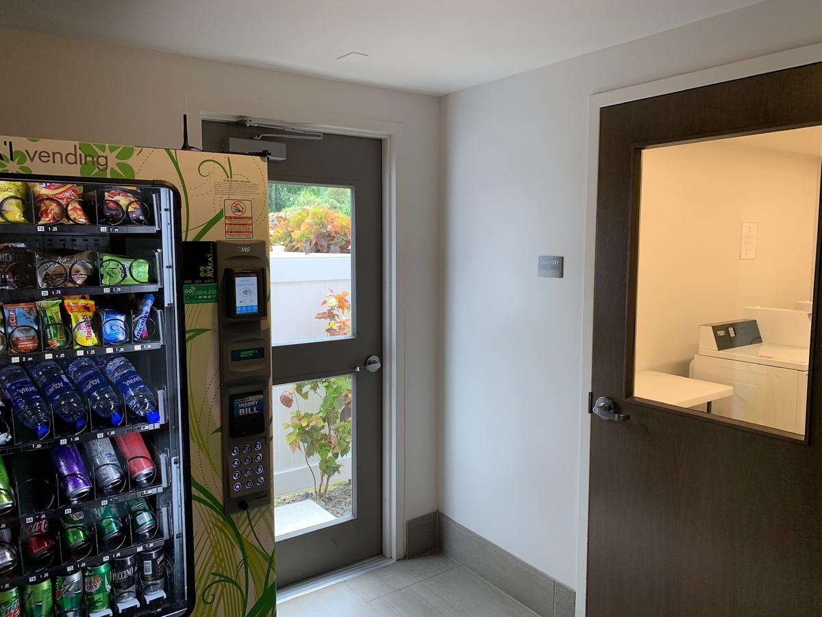 HAWAII KAI 2BD/FREE PARKING - thumb 8