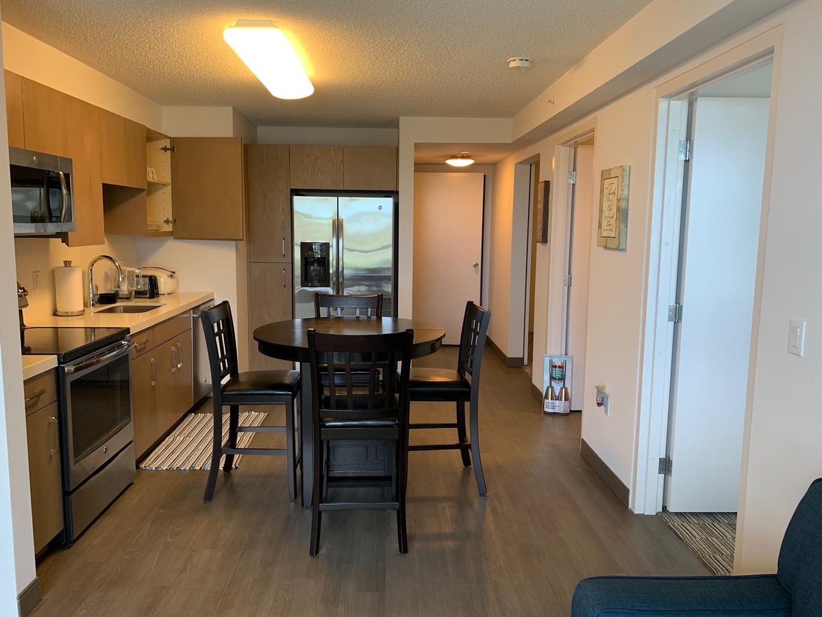 HAWAII KAI 2BD/FREE PARKING - thumb 17