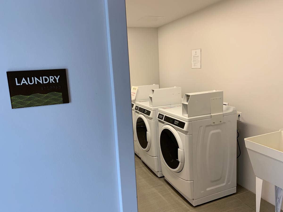 HAWAII KAI 2BD/FREE PARKING - thumb 9