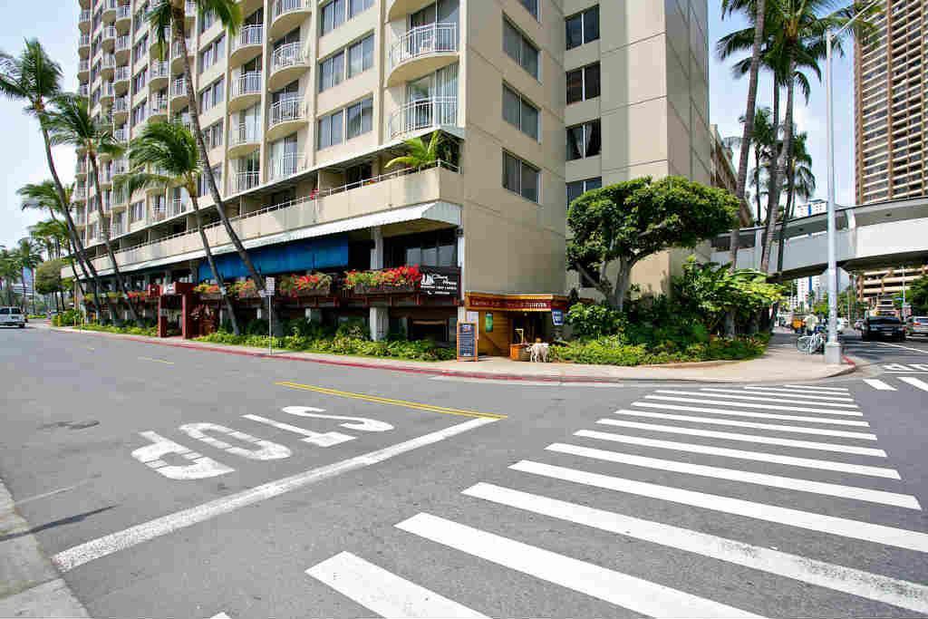 Ilikai Marina 899 City View 1BR - thumb 14