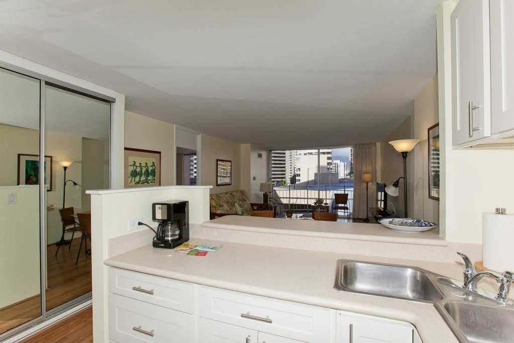 Ilikai Marina 899 City View 1BR - thumb 15