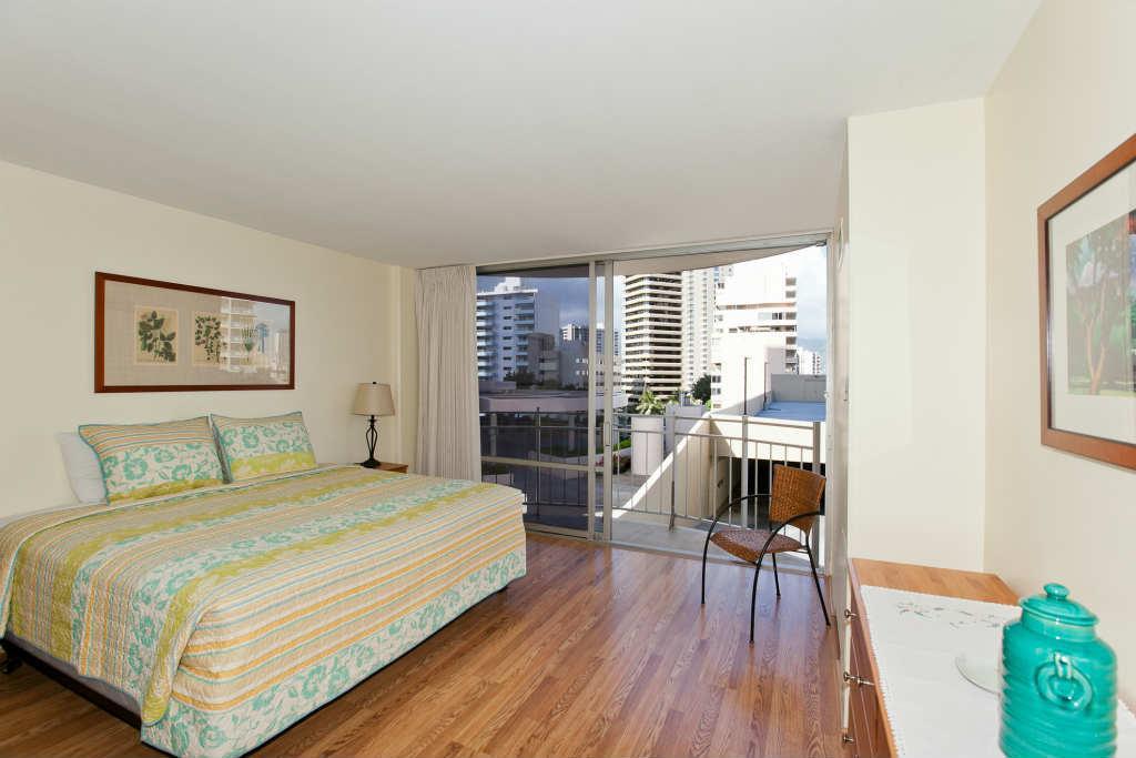 Ilikai Marina 899 City View 1BR - thumb 26